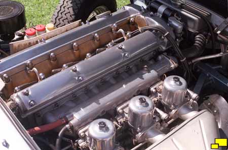 Jaguar E-Type 4.2 Liter Engine
